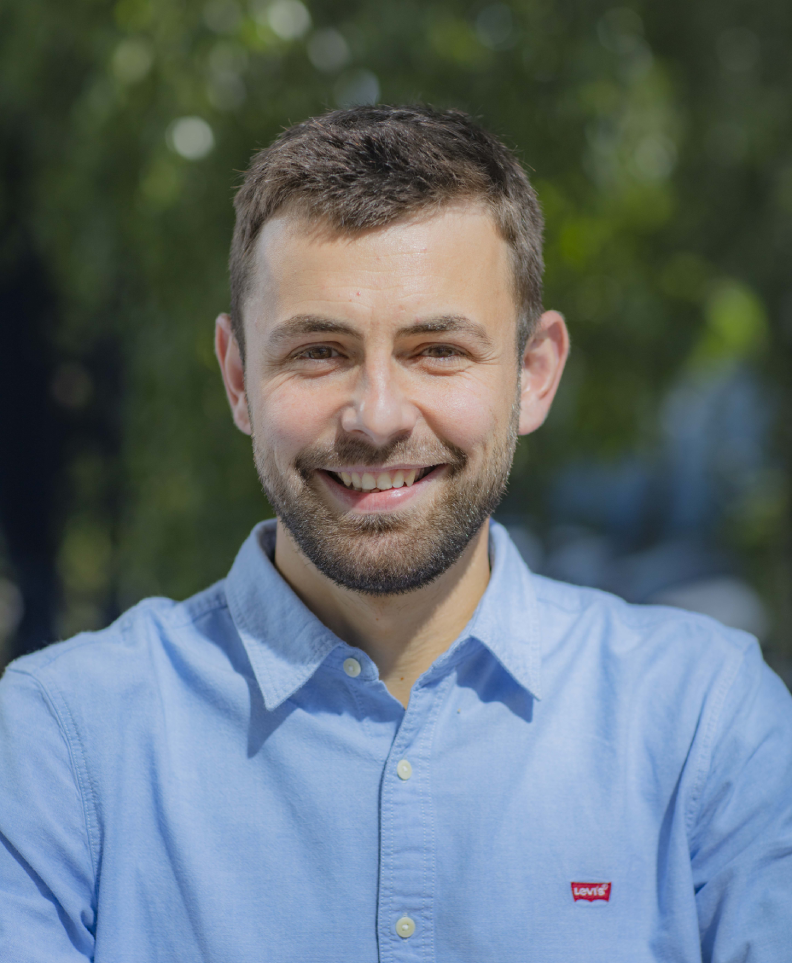 Анализ роуминга: знаменитости берут цену на мобильный интернет и связь с кордоном